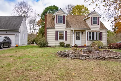 63 Maple Ridge Dr, Somers, CT 06071