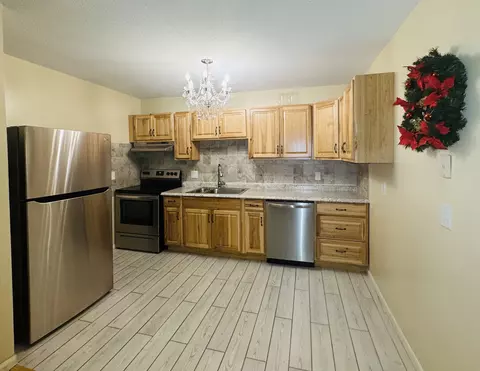 304 Pine Rock Ave #C15, Hamden, CT 06514