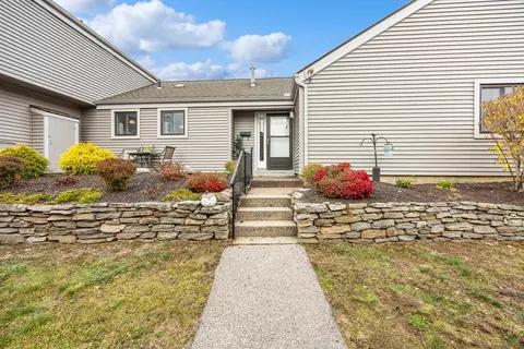 84 Hollister Way S #84, Glastonbury, CT 06033