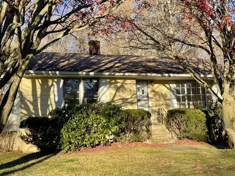36 Kathy Dr, Seymour, CT 06483