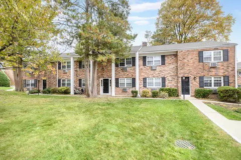 151 Courtland Ave #4G, Stamford, CT 06902