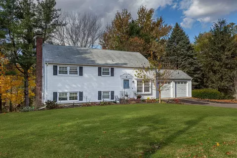 91 Goebel Rd, Hamden, CT 06514