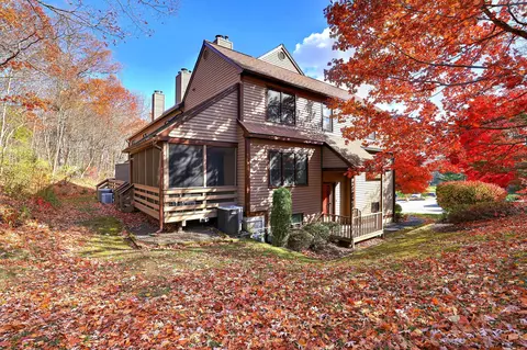 13 Shadowwood Cir #13, Monroe, CT 06468