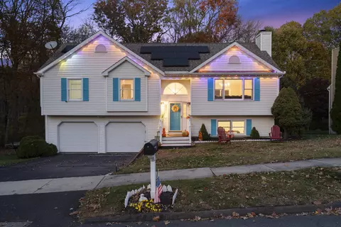 290 Pumpkin Ground Rd, Stratford, CT 06614