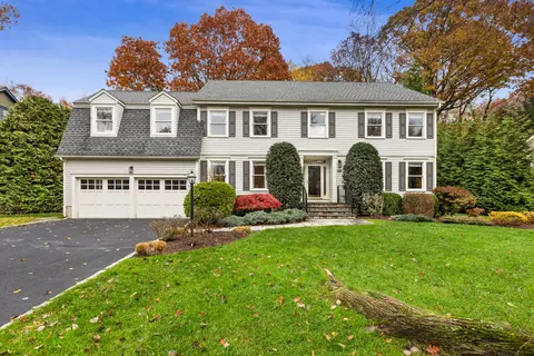 338 Orchard Hill Ln, Fairfield, CT 06824