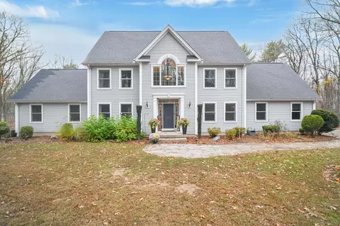 10 Griswold Rd, Ellington, CT 06029