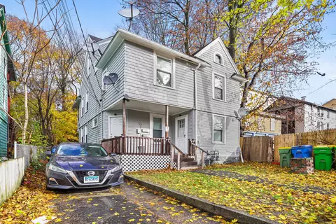 9 Kenyon St, Waterbury, CT 06702