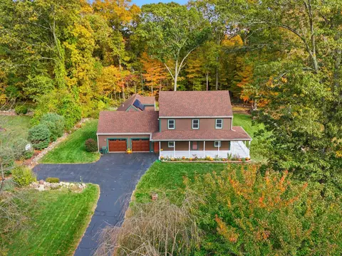 10 Davis Farm Rd, Clinton, CT 06413