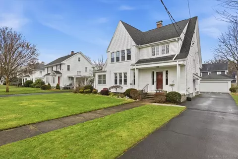 1975 Chapel St, New Haven, CT 06515
