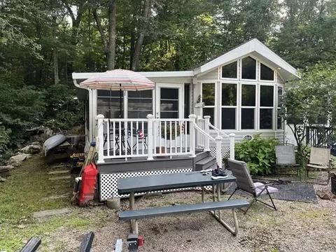 262 Shetucket Tpke, Griswold, CT 06351