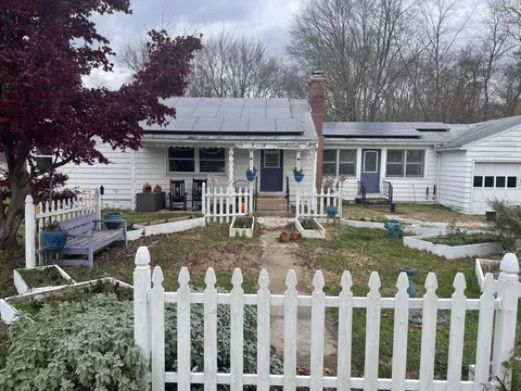 50 Haddam Neck Rd, East Hampton, CT 06424