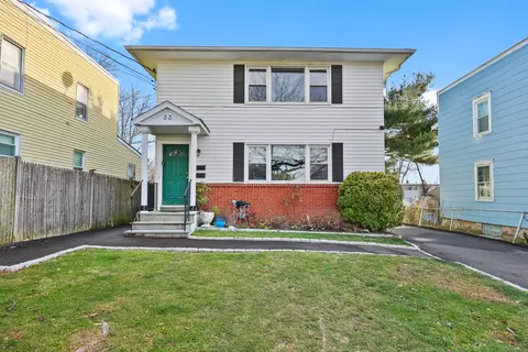 33 Dora St, Stamford, CT 06902