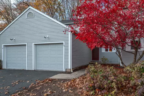 15 Quarry Village Rd #15, Cheshire, CT 06410