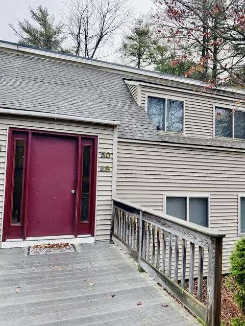 48 Library Ln #48, Simsbury, CT 06070