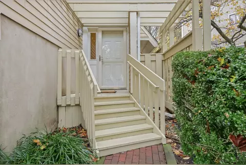 46 Sunrise Hill Rd #46, Norwalk, CT 06851