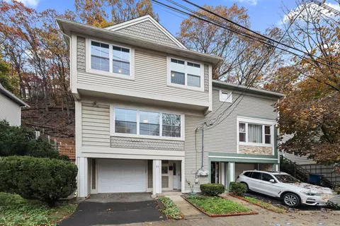 53 Rock St, New Haven, CT 06511