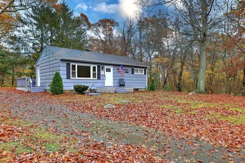 52 Briar Patch Rd, Stonington, CT 06378