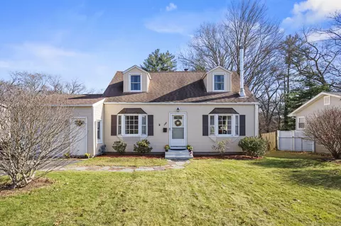 186 Pondview Dr, Southington, CT 06489