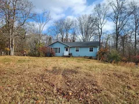 96 Beacon Rd, Windham, CT 06280