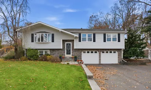 484 Jude Ln, Southington, CT 06489