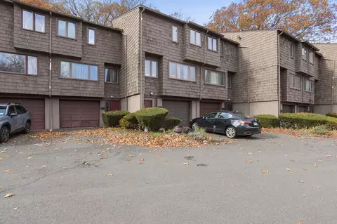 122 Towne House Rd #122, Hamden, CT 06514