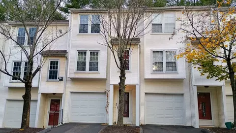 380 Hitchcock Rd #255, Waterbury, CT 06705