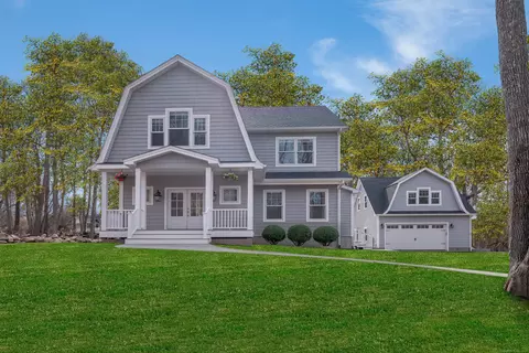 40 Allyn St, Mystic, CT 06355