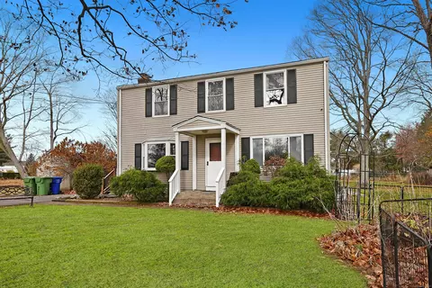 124 Coles Rd, Cromwell, CT 06416