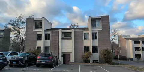 48 Burgundy Hill Ln #48, Middletown, CT 06457