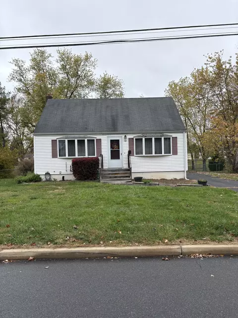 30 Hemlock Pl, Middletown, CT 06457