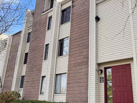 36 Burgundy Hill Ln #36, Middletown, CT 06457