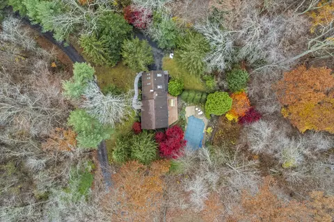 25 Copperstone Ln, Madison, CT 06443