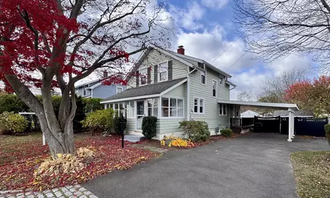 43 Ridgewood Dr, Milford, CT 06460