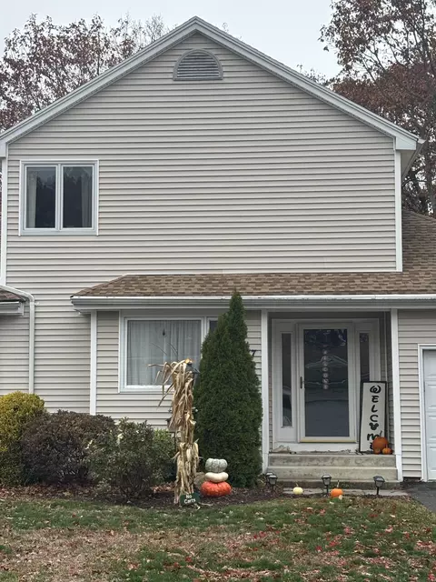 277 Eagles Lndg #277, Shelton, CT 06484