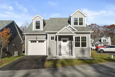 34 Ivy Hill Rd #34, Waterford, CT 06385