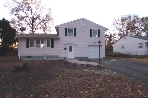 13 Patton Rd, Bloomfield, CT 06002