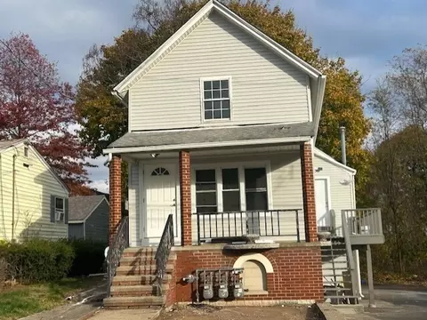 79 Bowen St, Hamden, CT 06514