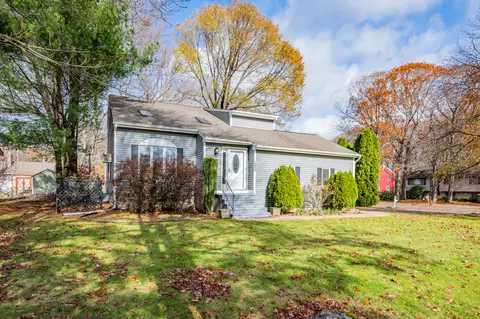 225 Minnesota Ln, Bristol, CT 06010