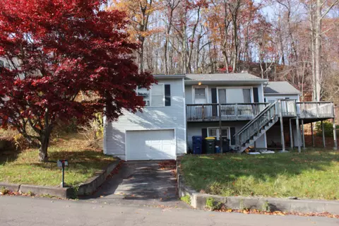 120 Hull St, Ansonia, CT 06401