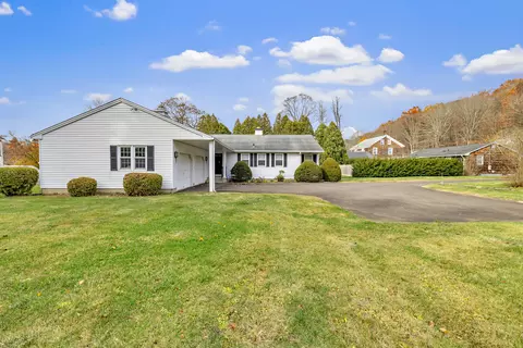 80 North St, Seymour, CT 06483