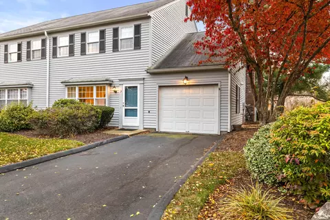 3 Sandgate Cir #3, Madison, CT 06443