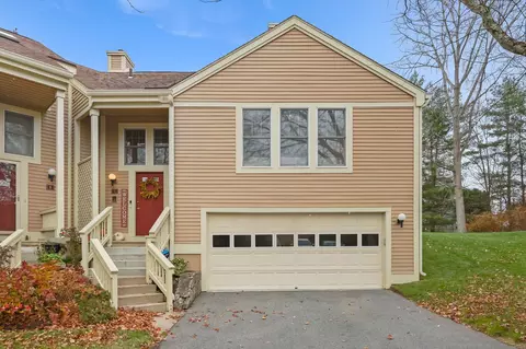7 Silversmith Dr, Danbury, CT 06811