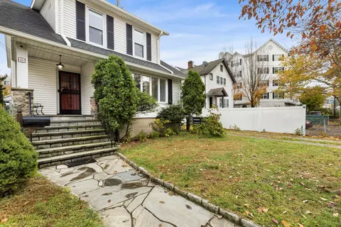 49 Valley Rd, Stamford, CT 06902