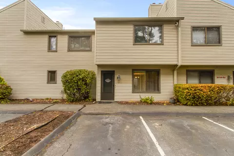 1 Horizon Dr #2, Norwalk, CT 06854