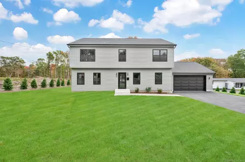 25 Harvest Ridge Rd, Stratford, CT 06614