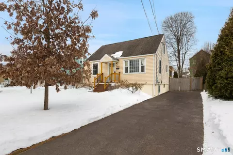 855 Riverside Dr, Fairfield, CT 06824