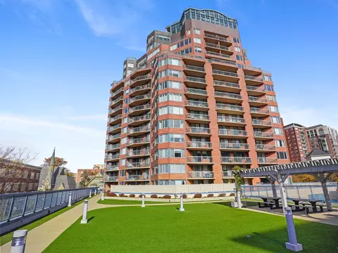25 Forest St #4A, Stamford, CT 06901