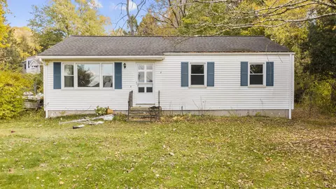 8 Wampum Dr, New Milford, CT 06776