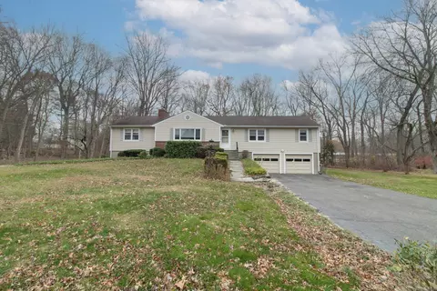 306 Hawthorne Ln, Orange, CT 06477