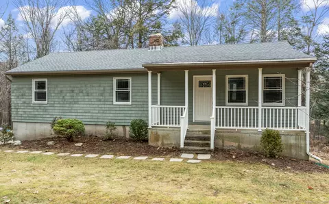 4 Village Hill Rd, Lebanon, CT 06249